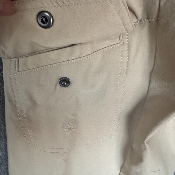 Athleta Dipper Tan Multi Pocket Cargo UPF 50 Low Rise Flare Leg Hiking Pants - Picture 10 of 17